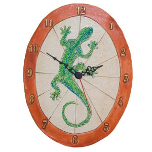 Horloge artisanale avec un gécko, salamandre