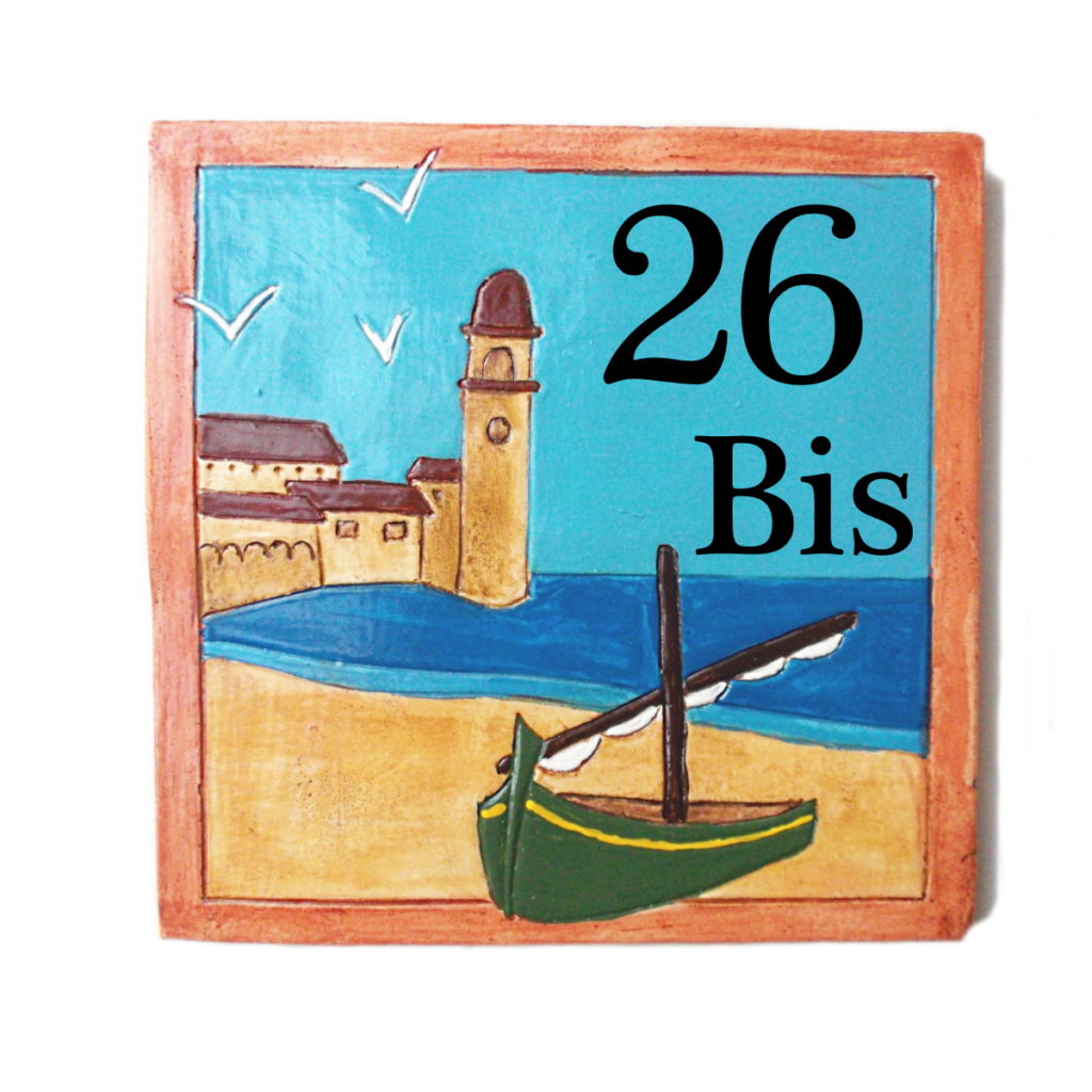 Plaque de numéro de maison avec barque catalane verte et bis