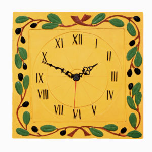 Horloge provençale jaune et carrée avec olives et rameaux d'olivier