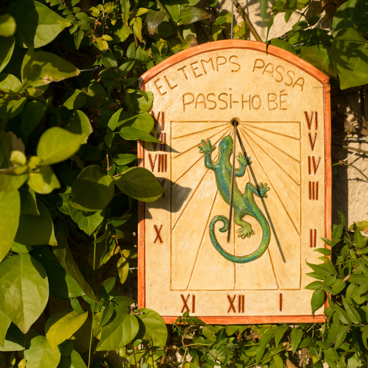 cadran solaire mural une belle décoration, originale et de qualité.